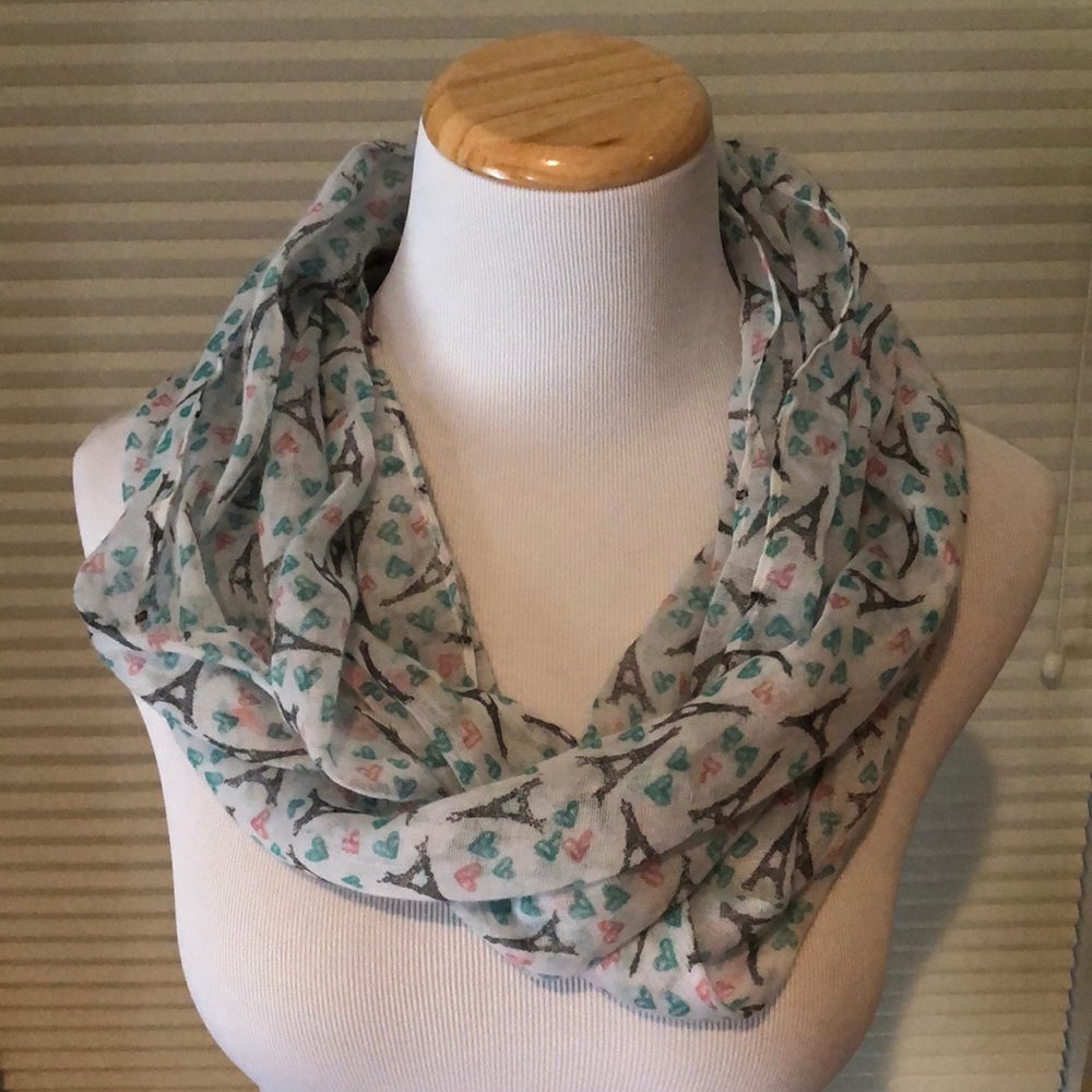 Eiffel Tower & Hearts Infinity Scarf